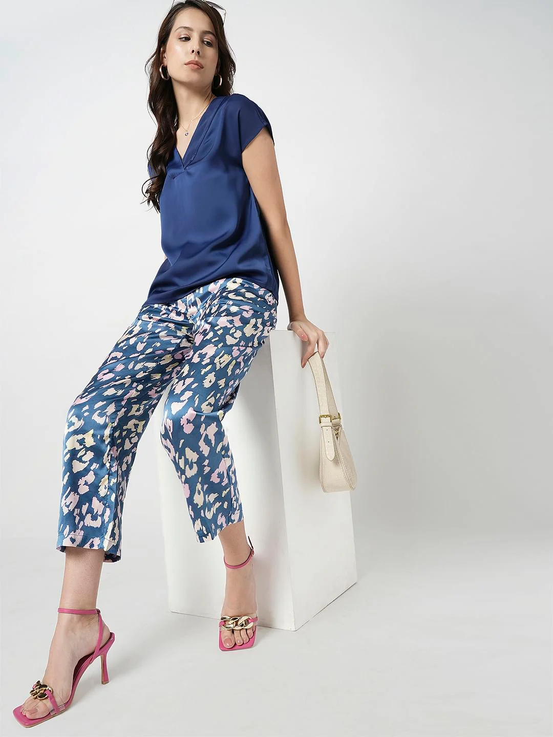 I.Scenery By Vero Moda Blue High Rise Printed Pants