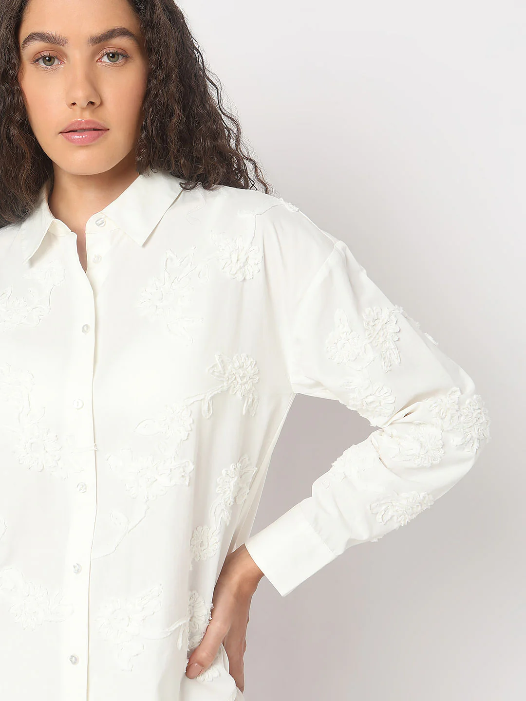 White Floral Appliqu  Shirt - Image 6